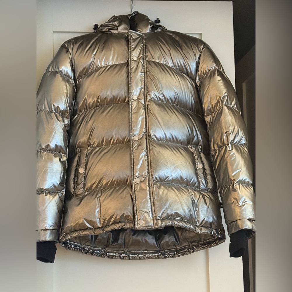 The Super Puff Liquid Shine original Fit